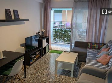 Appartamento con balcone in affitto a Playa de Gandia