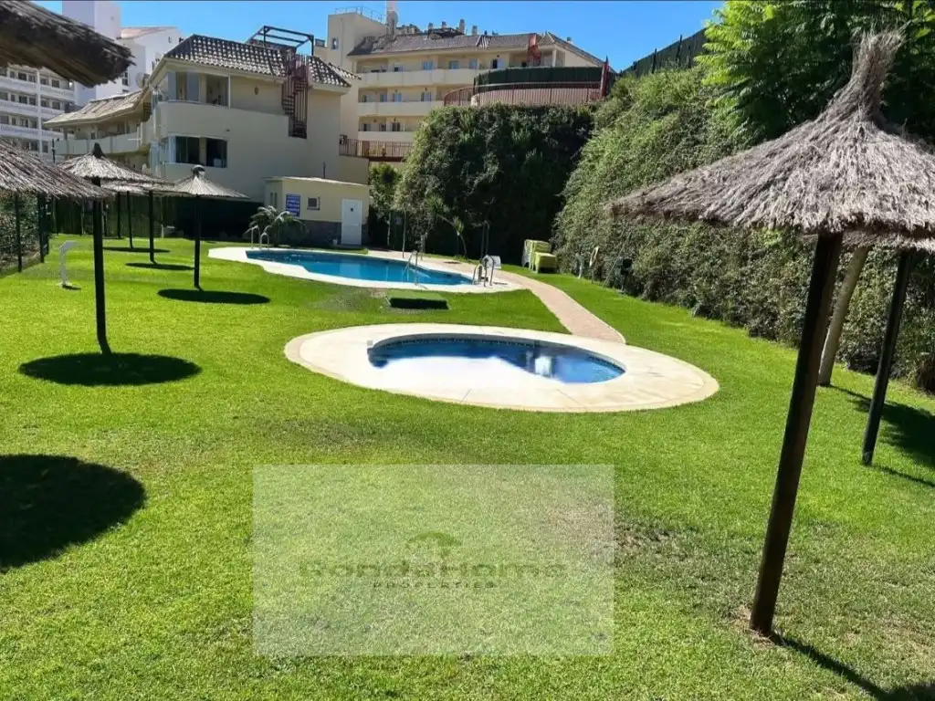 Jardí de Pis de lloguer en Manilva amb Piscina