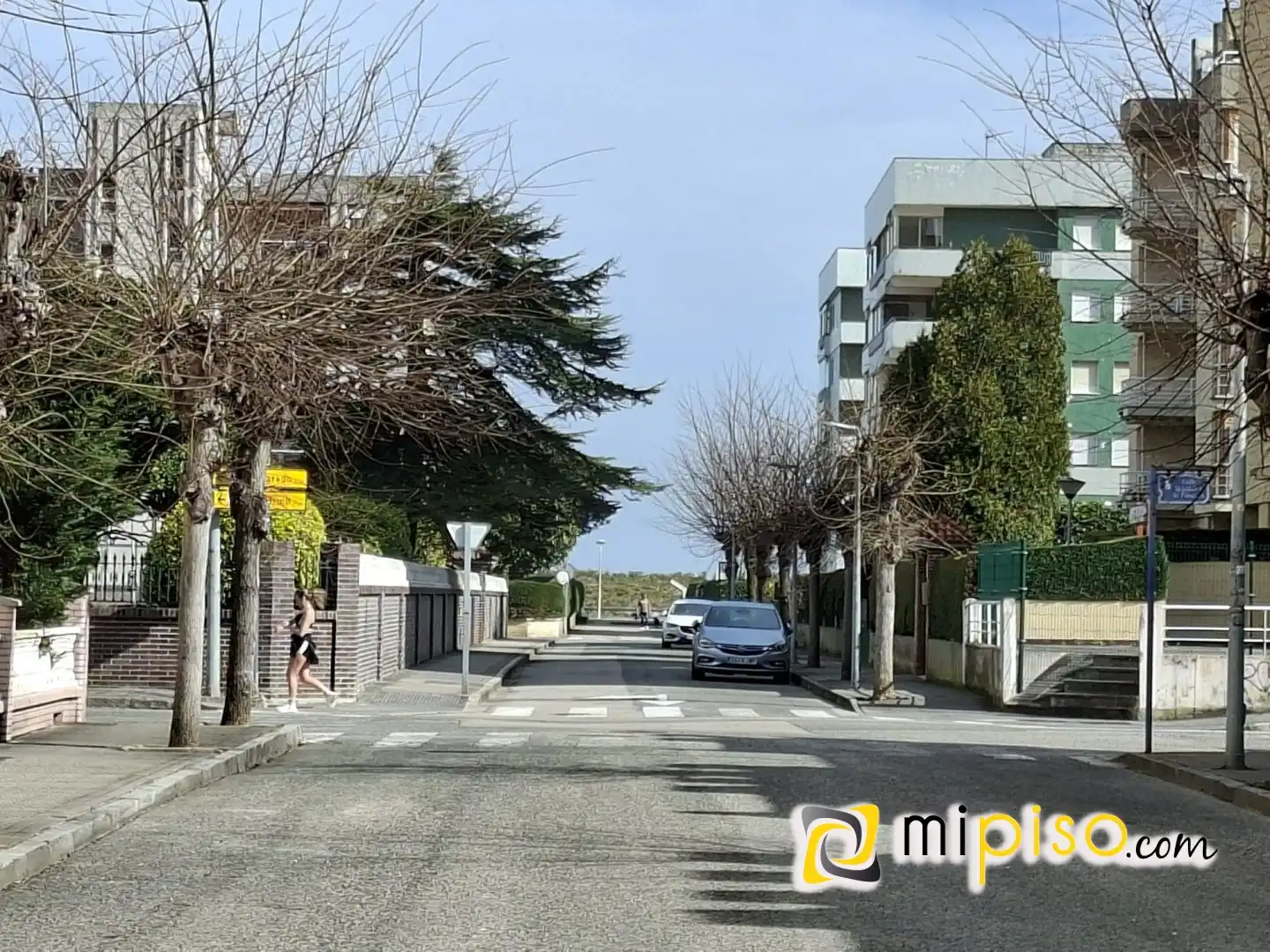 Vista exterior de Pis de lloguer en Laredo amb Calefacció i Moblat