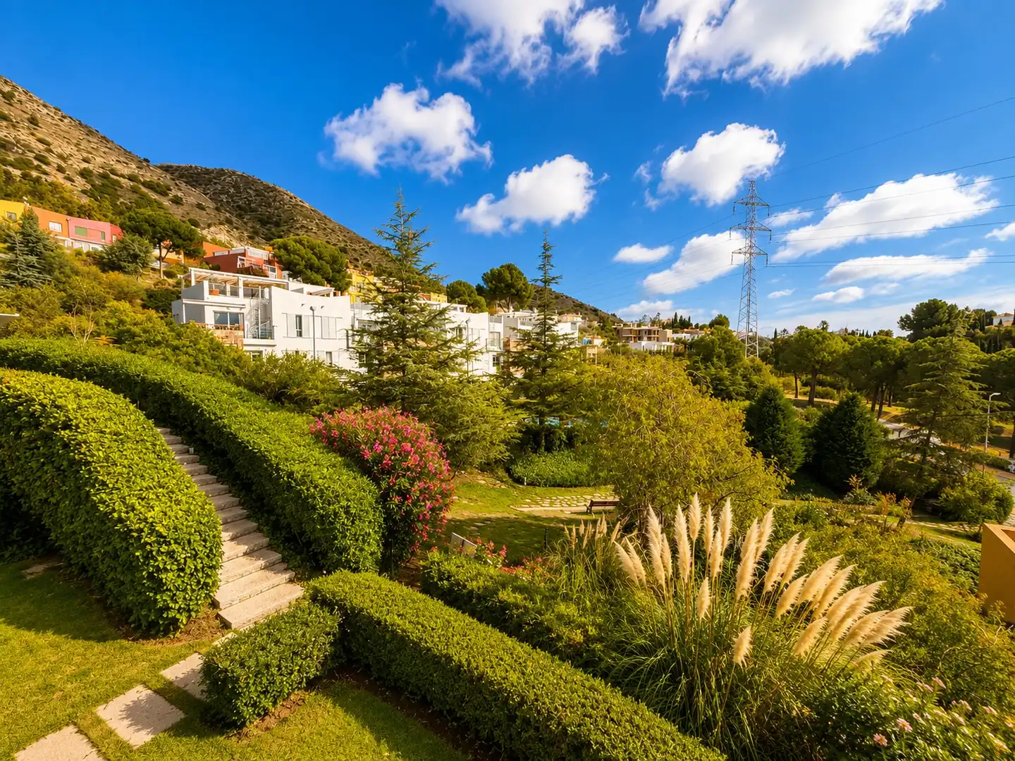 Vista exterior de Pis en venda en Benalmádena amb Aire condicionat, Terrassa i Moblat