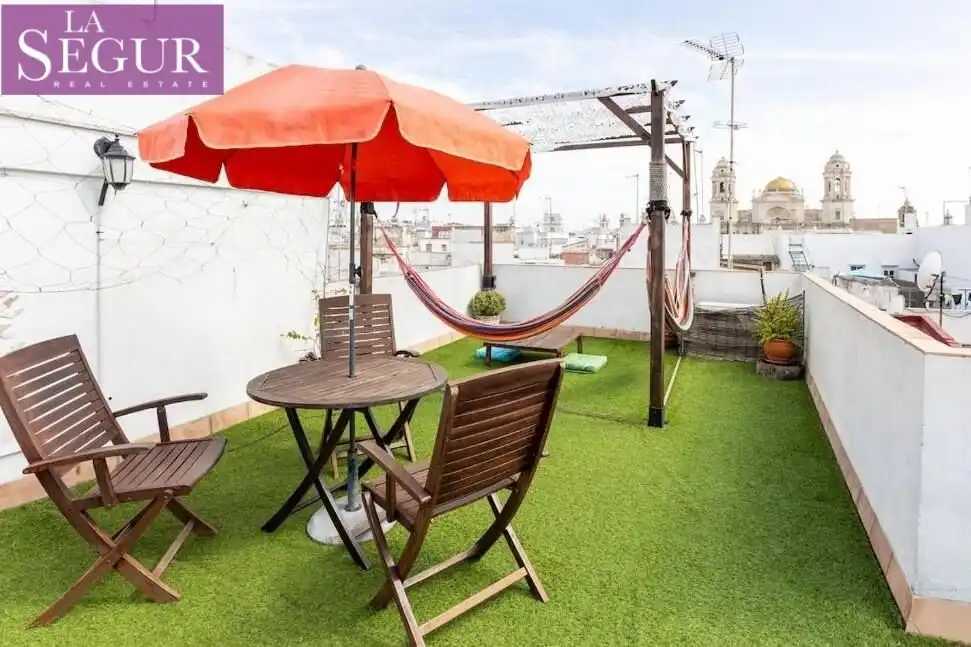 Terraza de Ático en venta en Cádiz con Aire acondicionado, Terraza y Amueblado