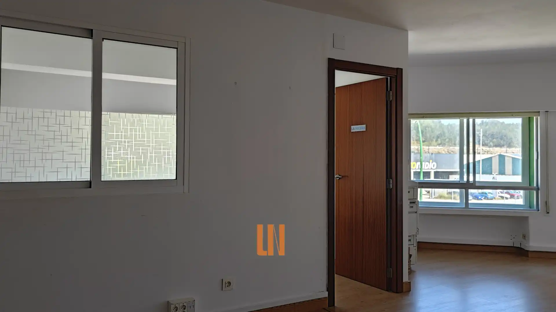 Oficina de lloguer a Avenida Quinta, 213, Mesoiro