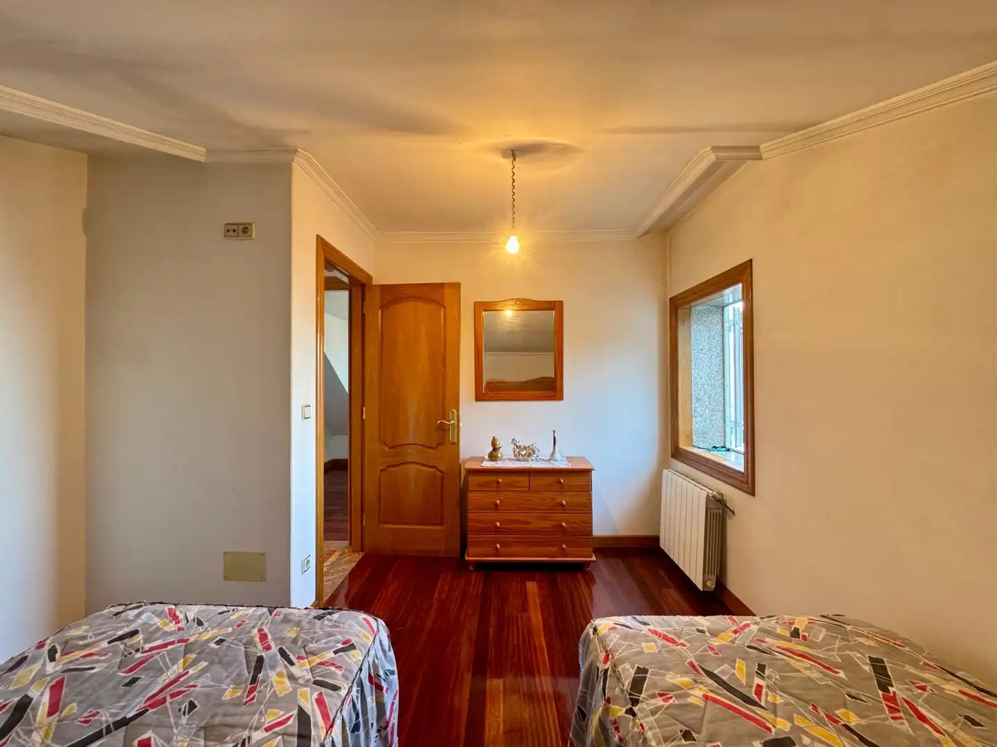 Schlafzimmer von Haus oder Chalet zum Verkauf in Redondela mit Heizung, Privatgarten und Parkett