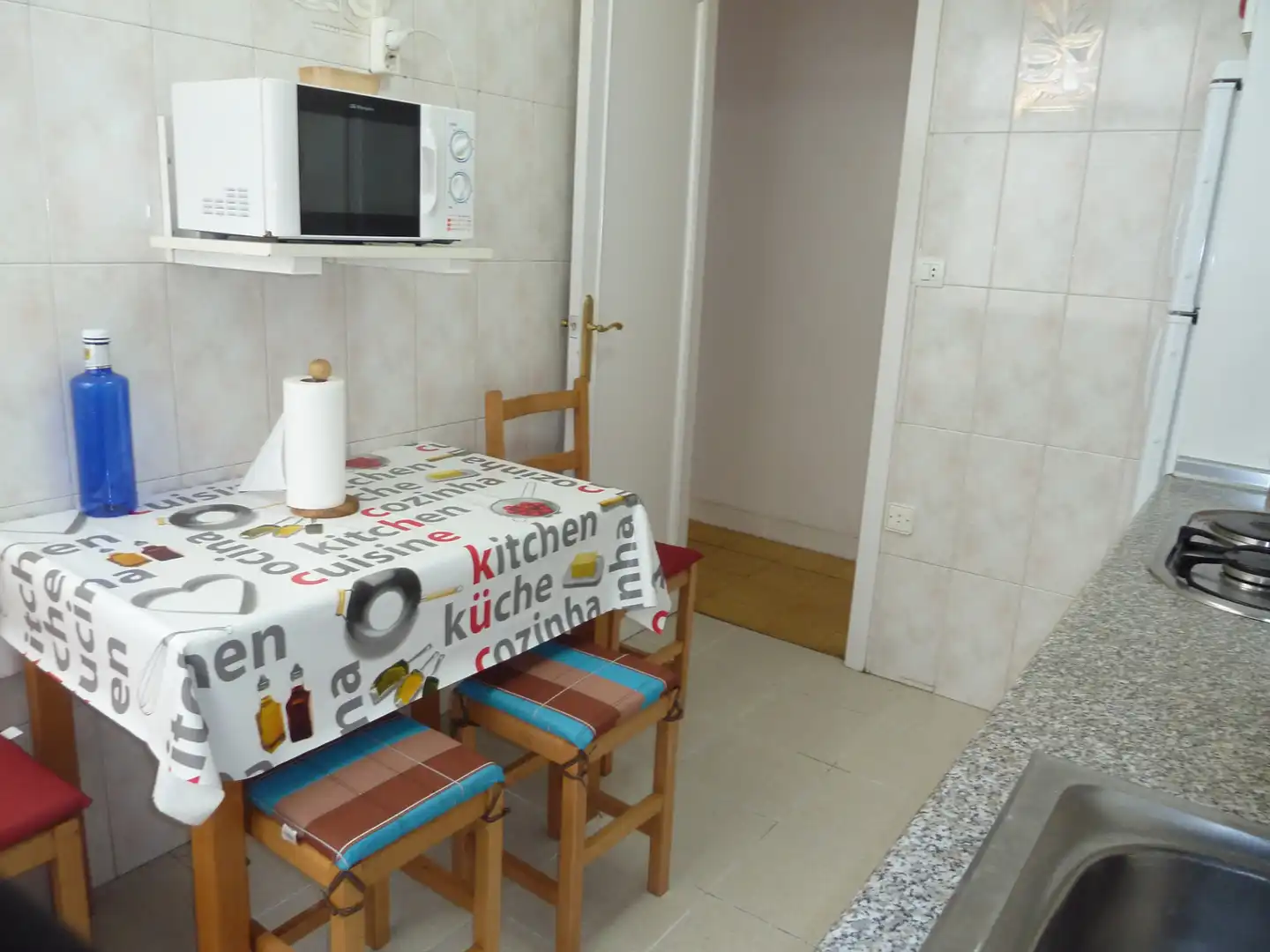 Kitchen of Flat for rent in Zaragoza  with Heating, Furnished and Oven
