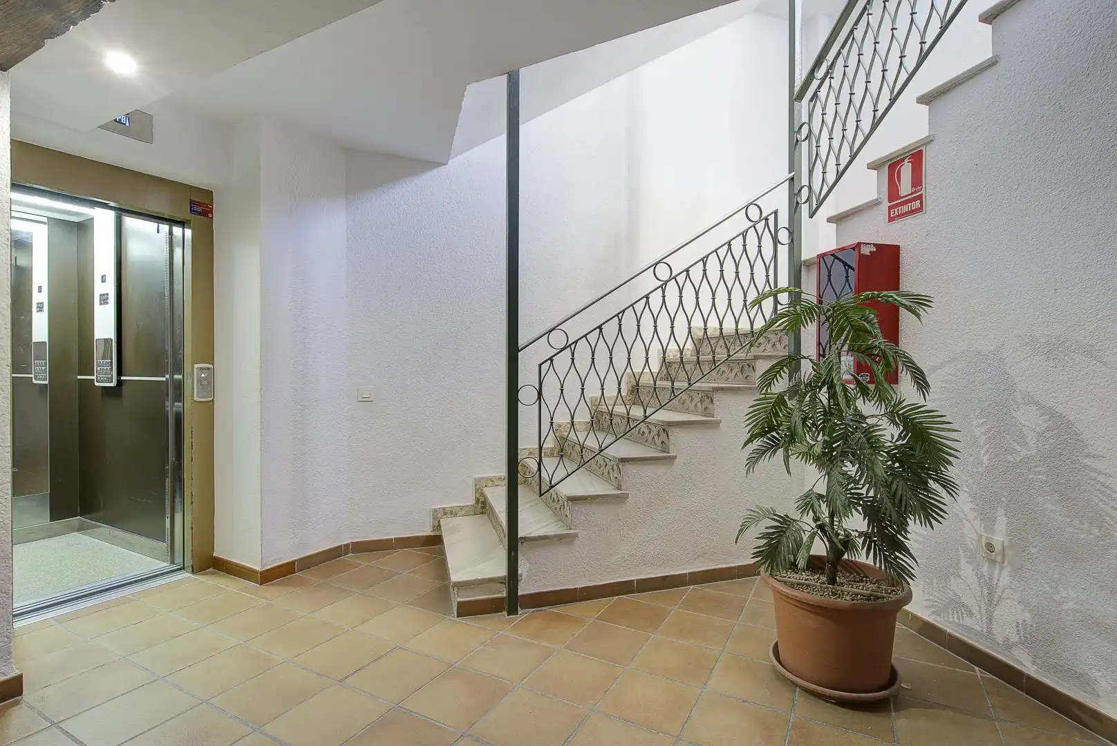 Piso en venta en Torremolinos con Aire acondicionado, Terraza y Piscina