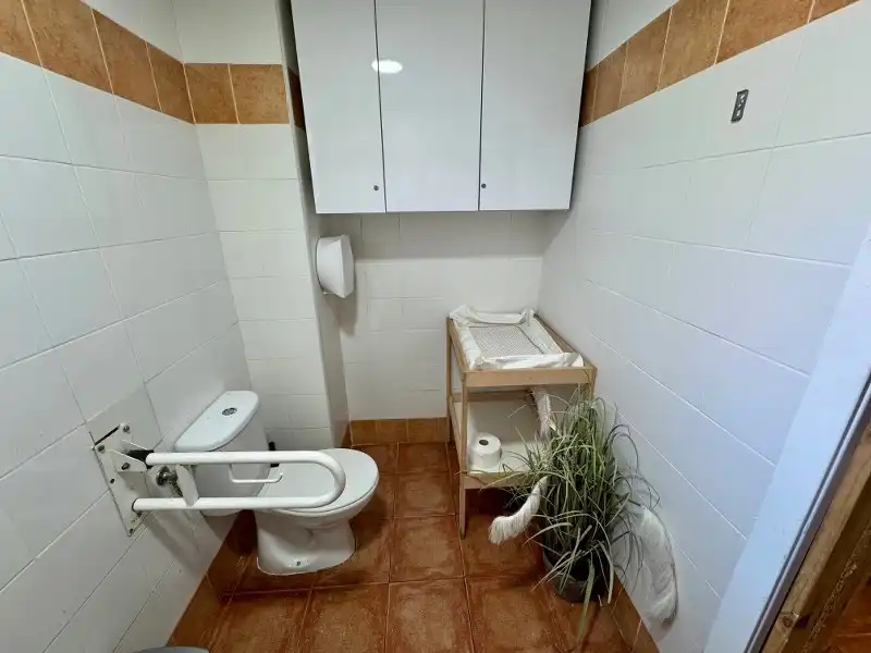Badezimmer von Geschaftsraum zum Verkauf in Cullera mit Terrasse, Möbliert und Alarm