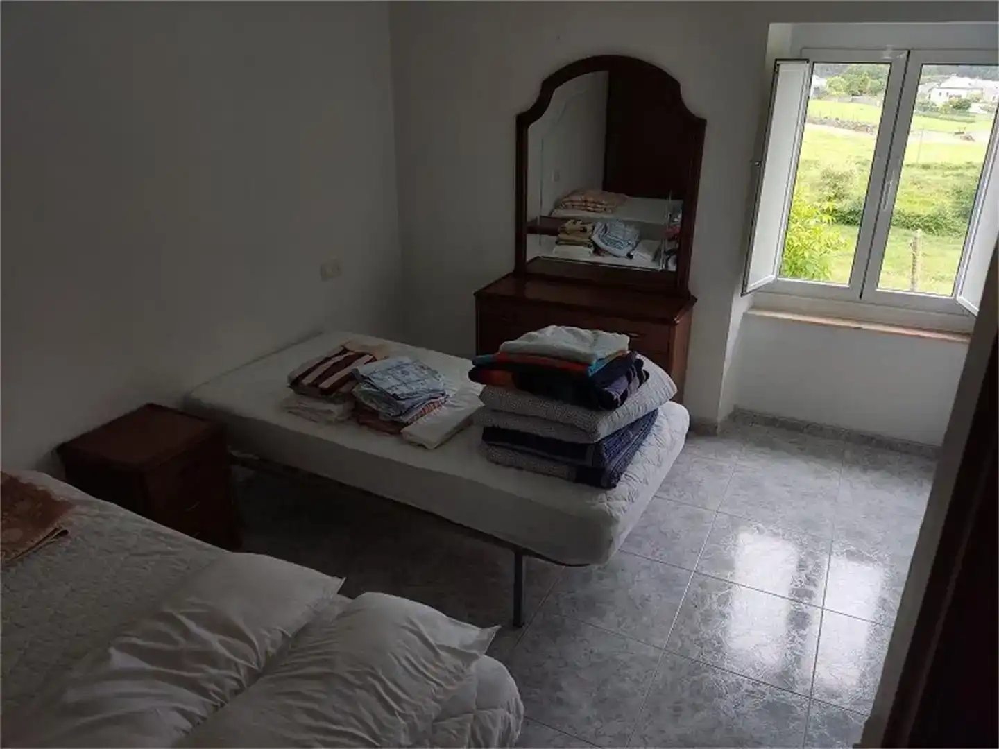 Habitación de Casa o chalet de alquiler en Xove con Jardín privado, Trastero y Amueblado