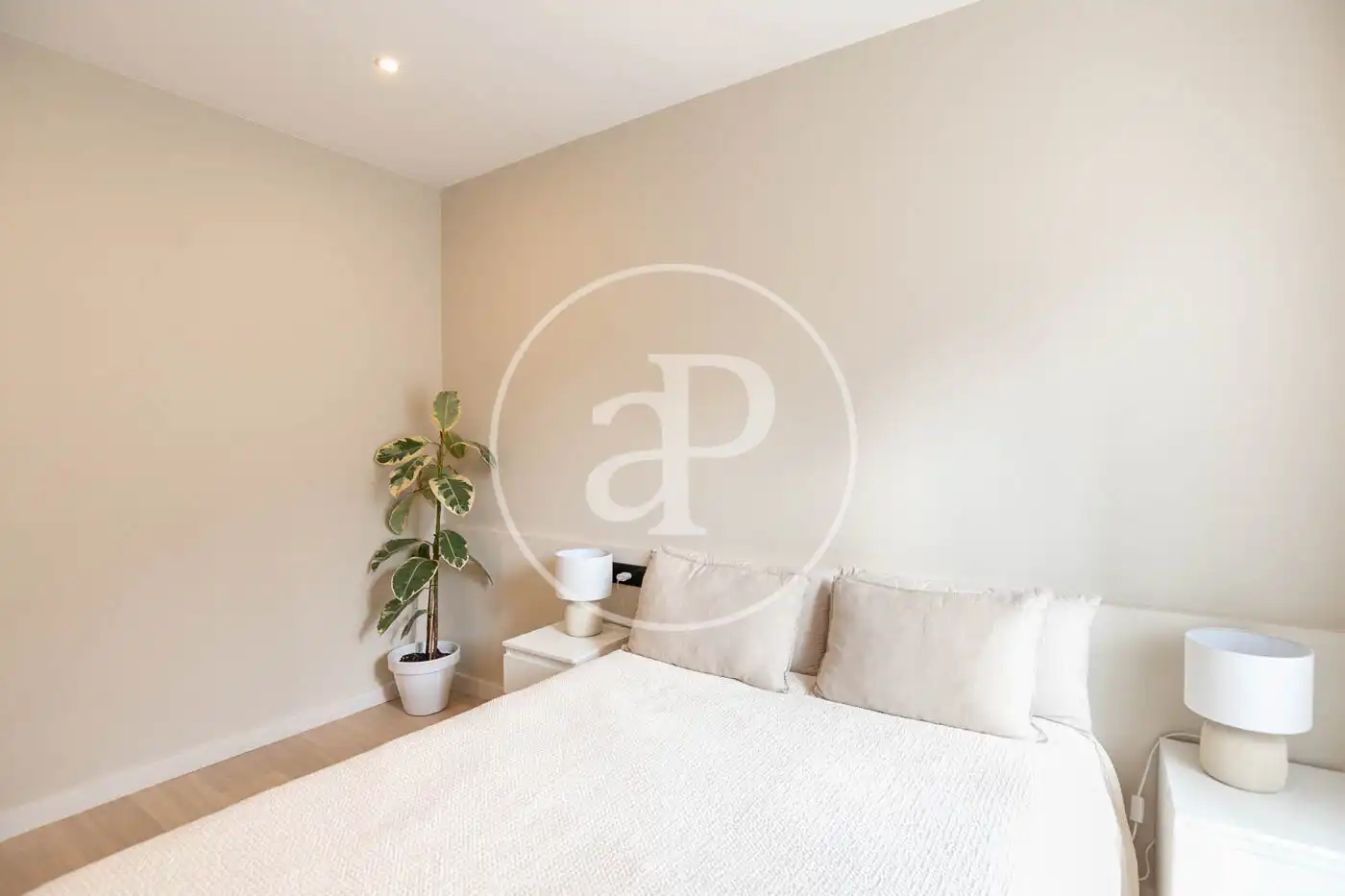 Flat with terrace to rent in Dos de Maig, imagen 8