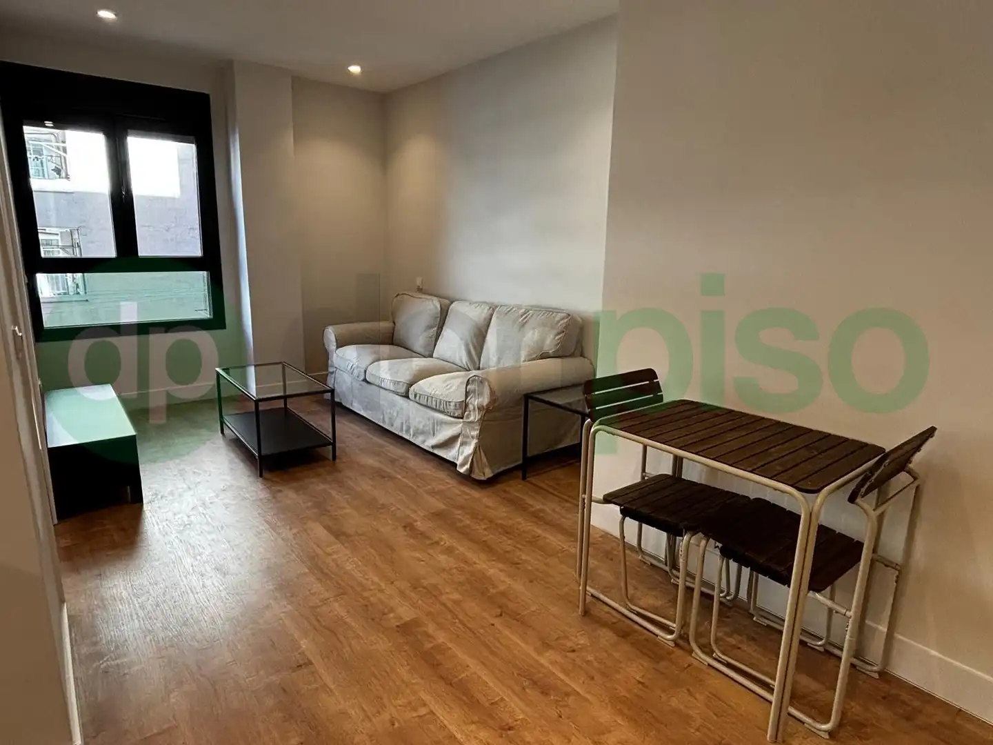 Sala d'estar de Pis en venda en Madrid amb Aire condicionat, Parquet i Moblat
