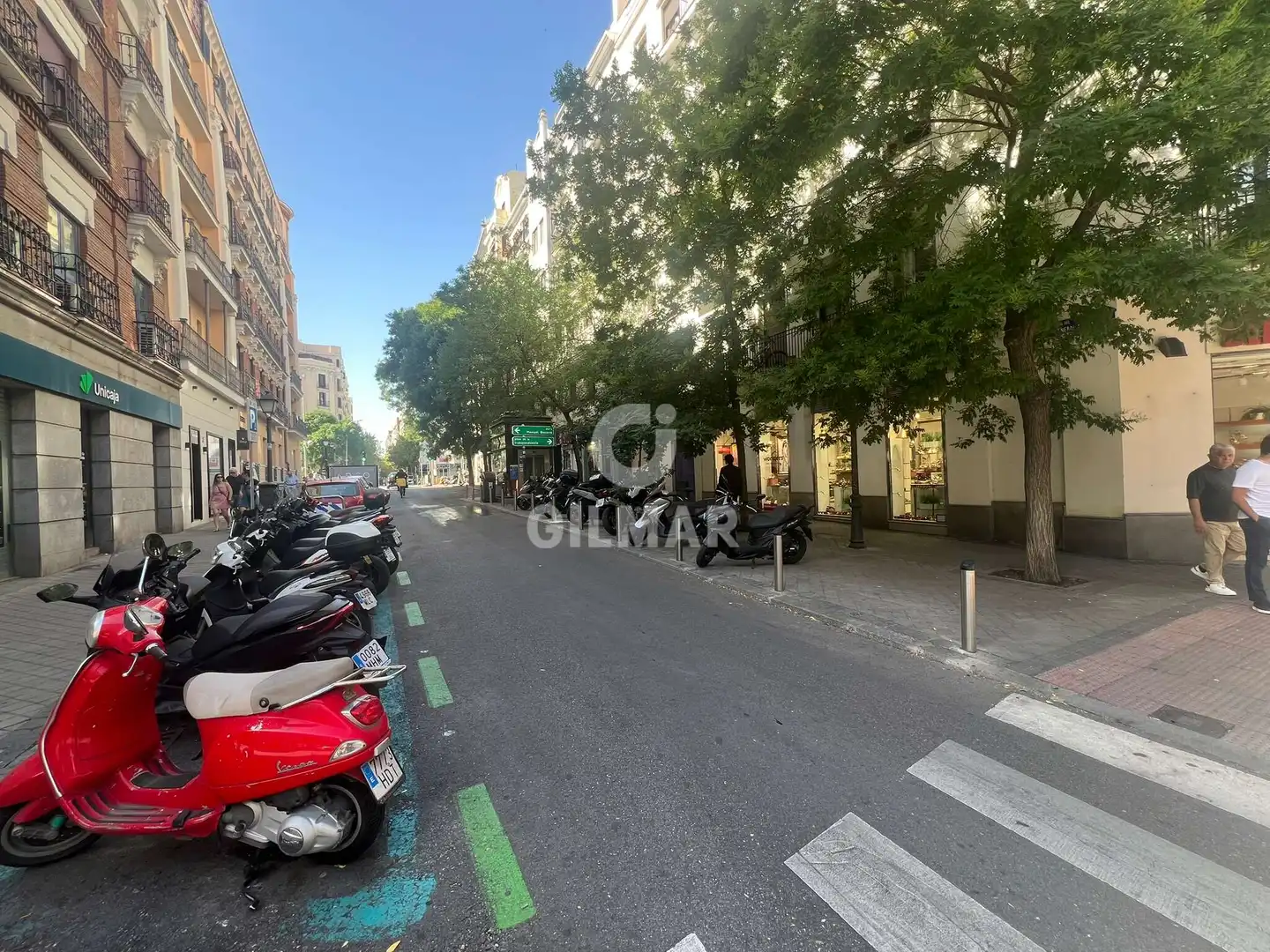 Vista exterior de Local en venda en Madrid