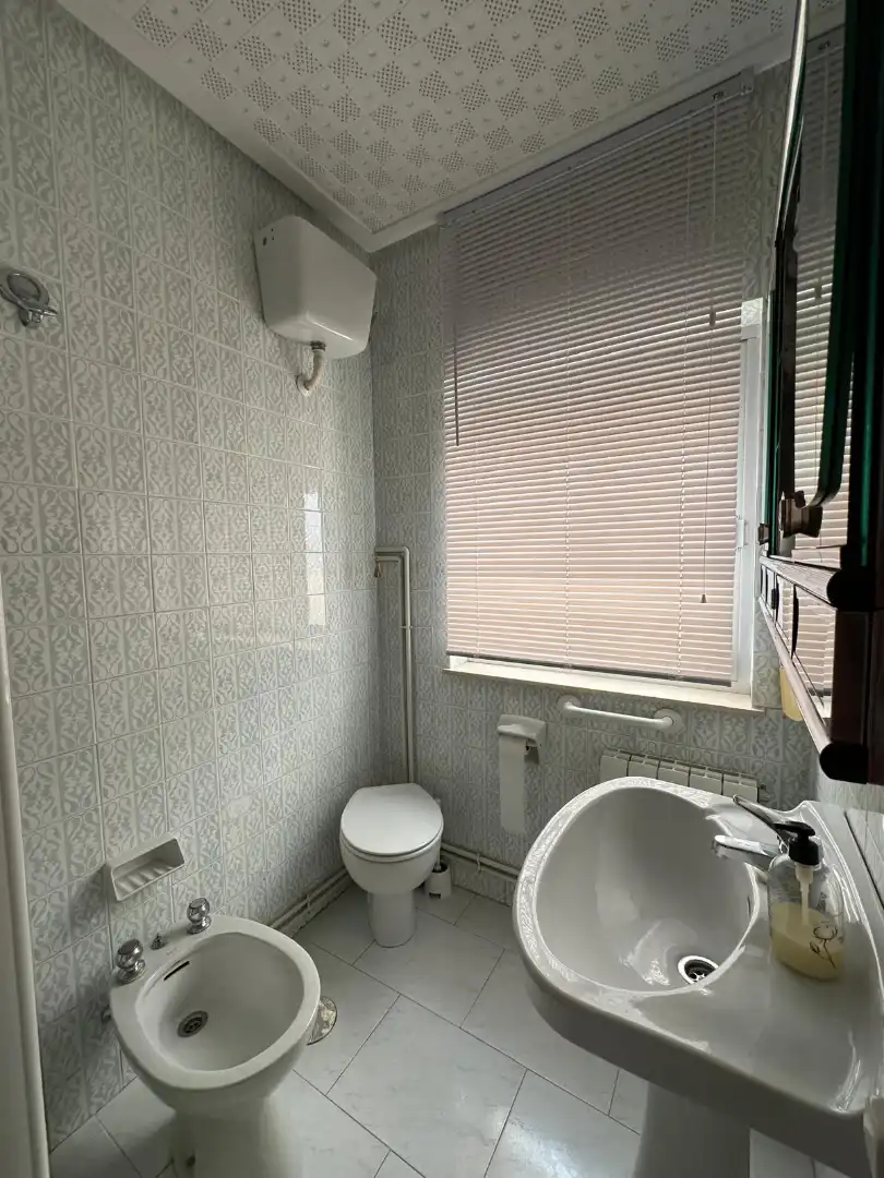 Badezimmer von Wohnung zum Verkauf in Andújar mit Klimaanlage, Möbliert und Ofen