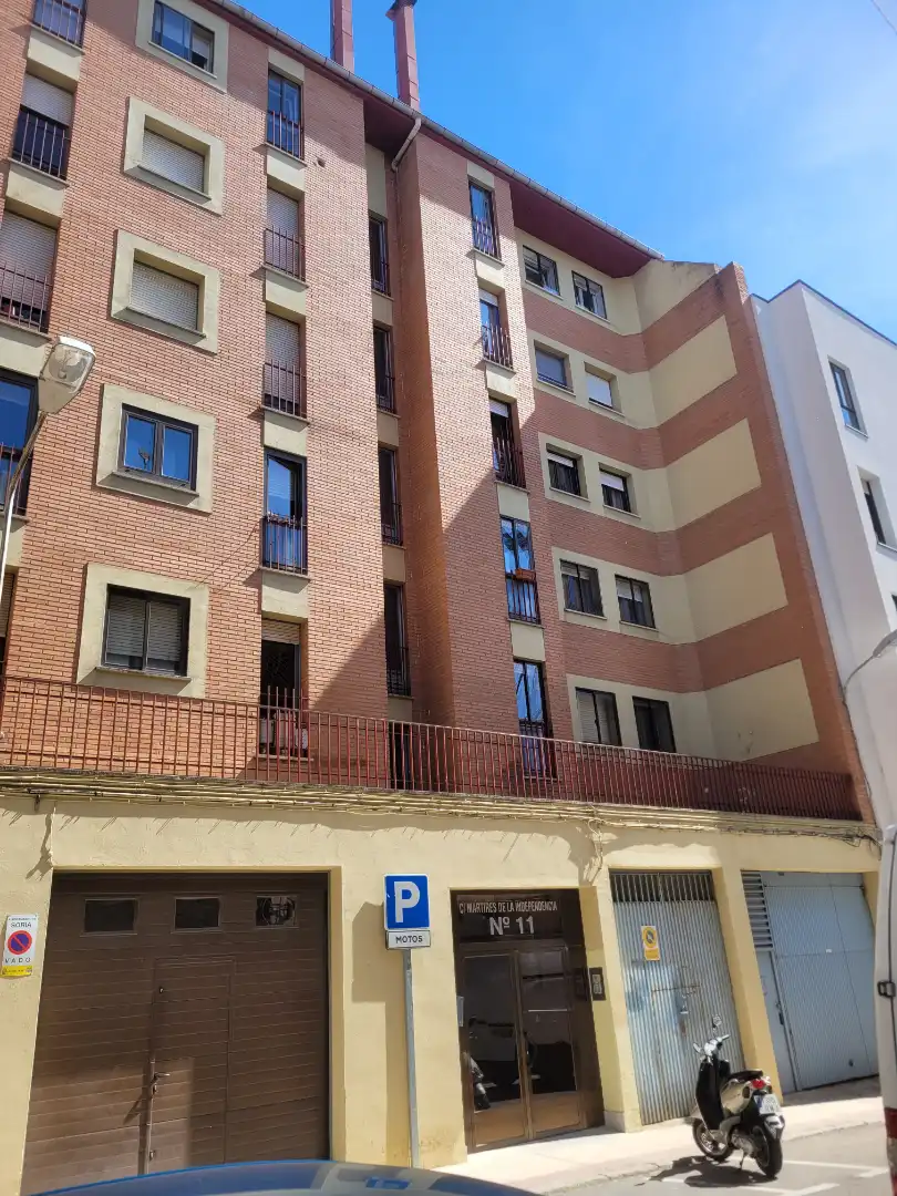 Vista exterior de Piso en venta en Soria Capital  con Calefacción, Parquet y Trastero