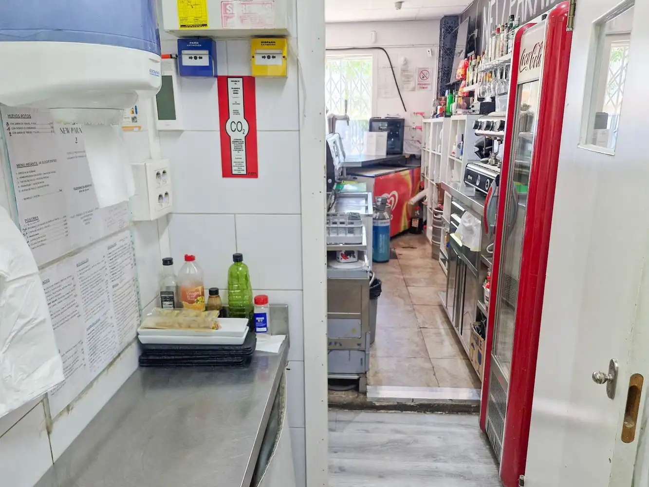 Cocina de Local de alquiler en Zaragoza con Aire acondicionado y Amueblado