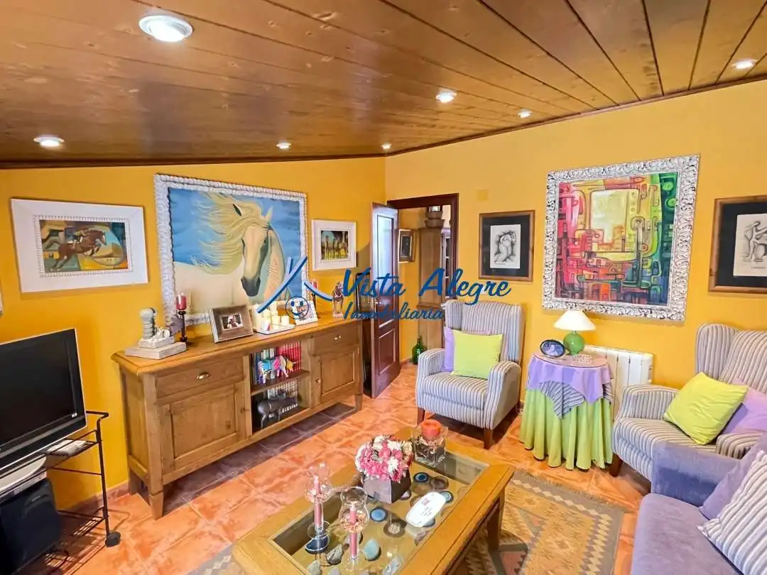 Sala de estar de Casa o chalet en venta en Leiva con Calefacción, Terraza y Trastero