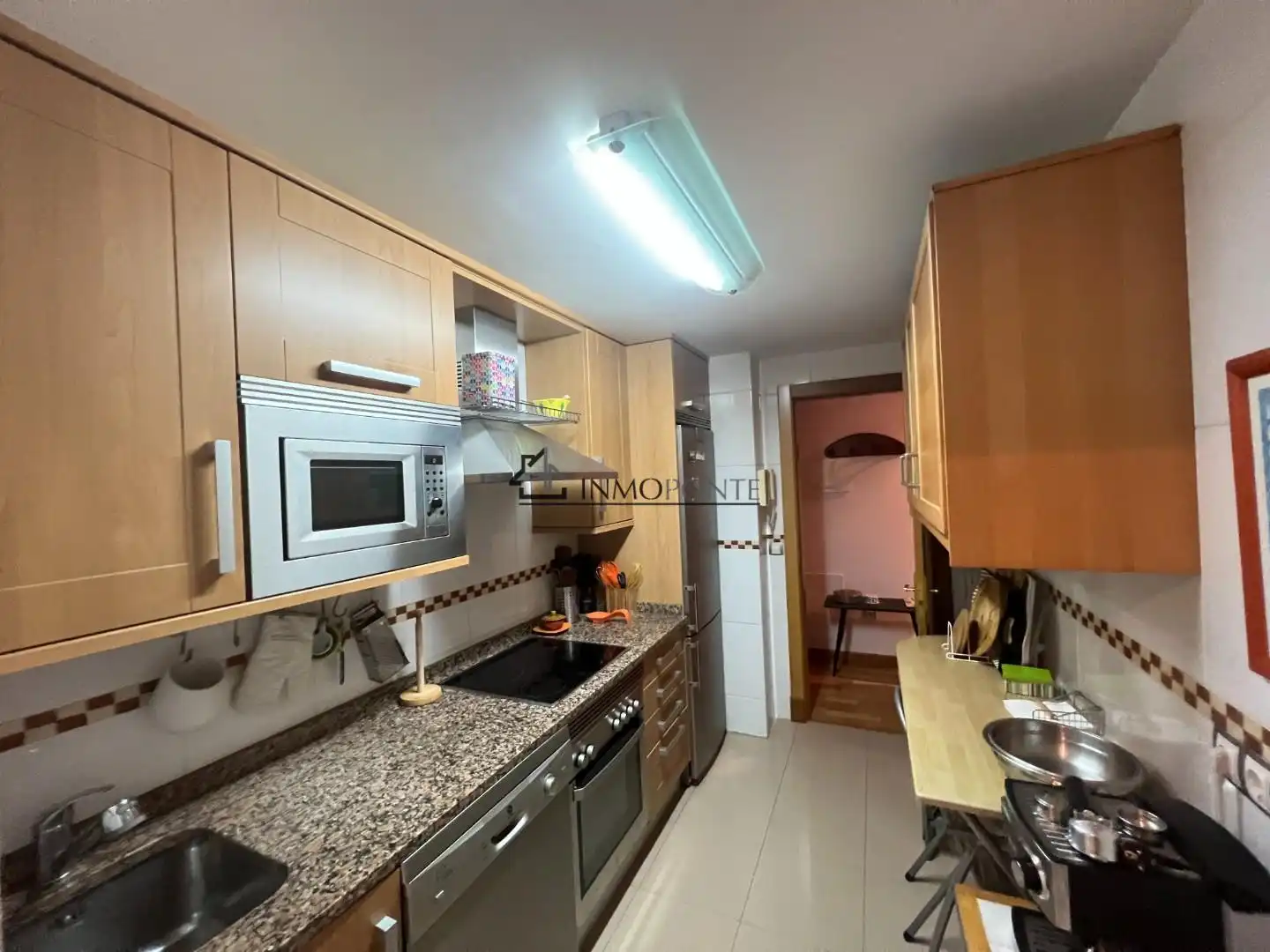Küche von Wohnung zur Miete in Poio mit Heizung, Ofen und Waschmaschine
