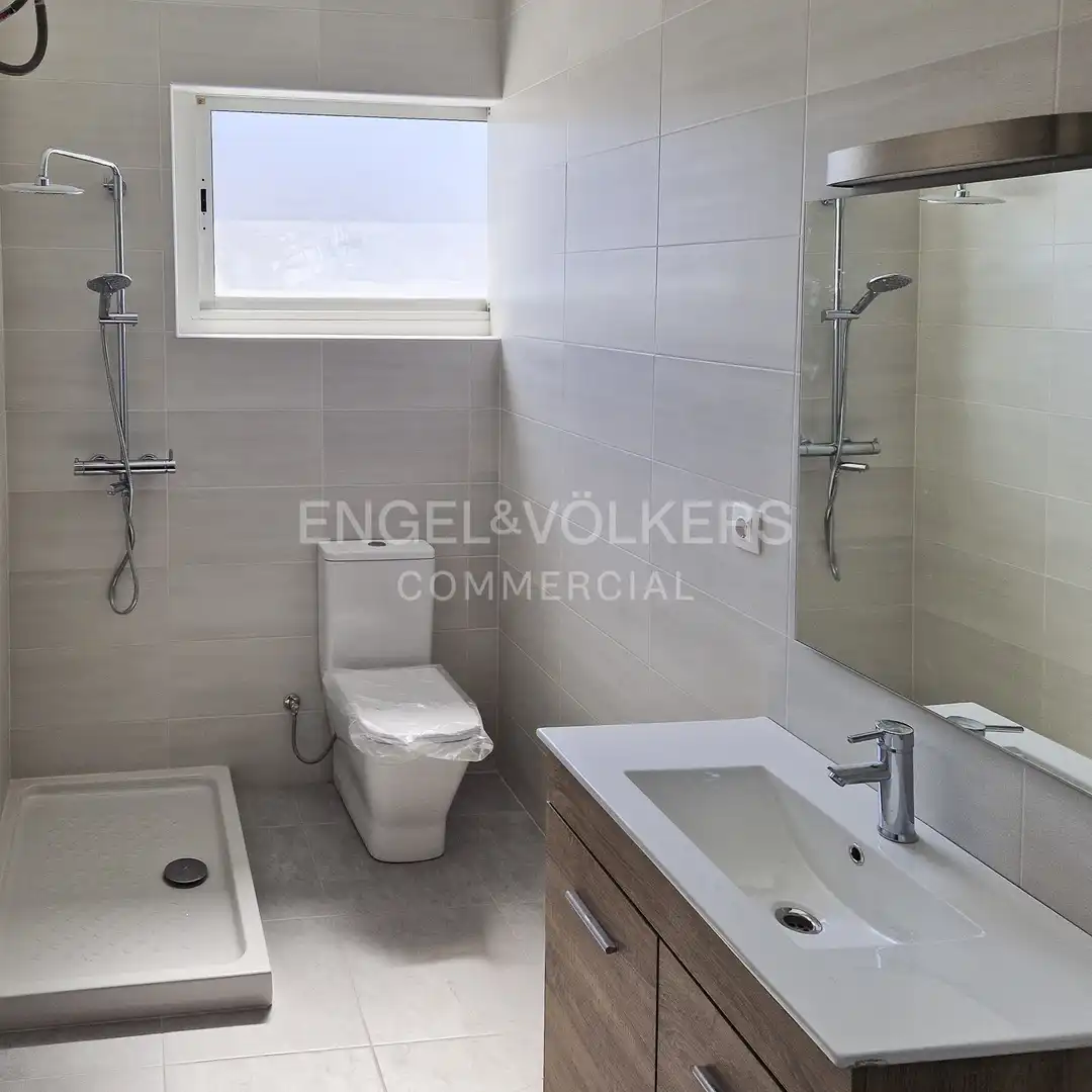 Baño de Nave industrial en venta en Sant Feliu de Llobregat