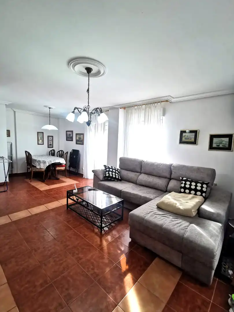Sala de estar de Ático en venta en Castro-Urdiales con Calefacción, Terraza y Trastero