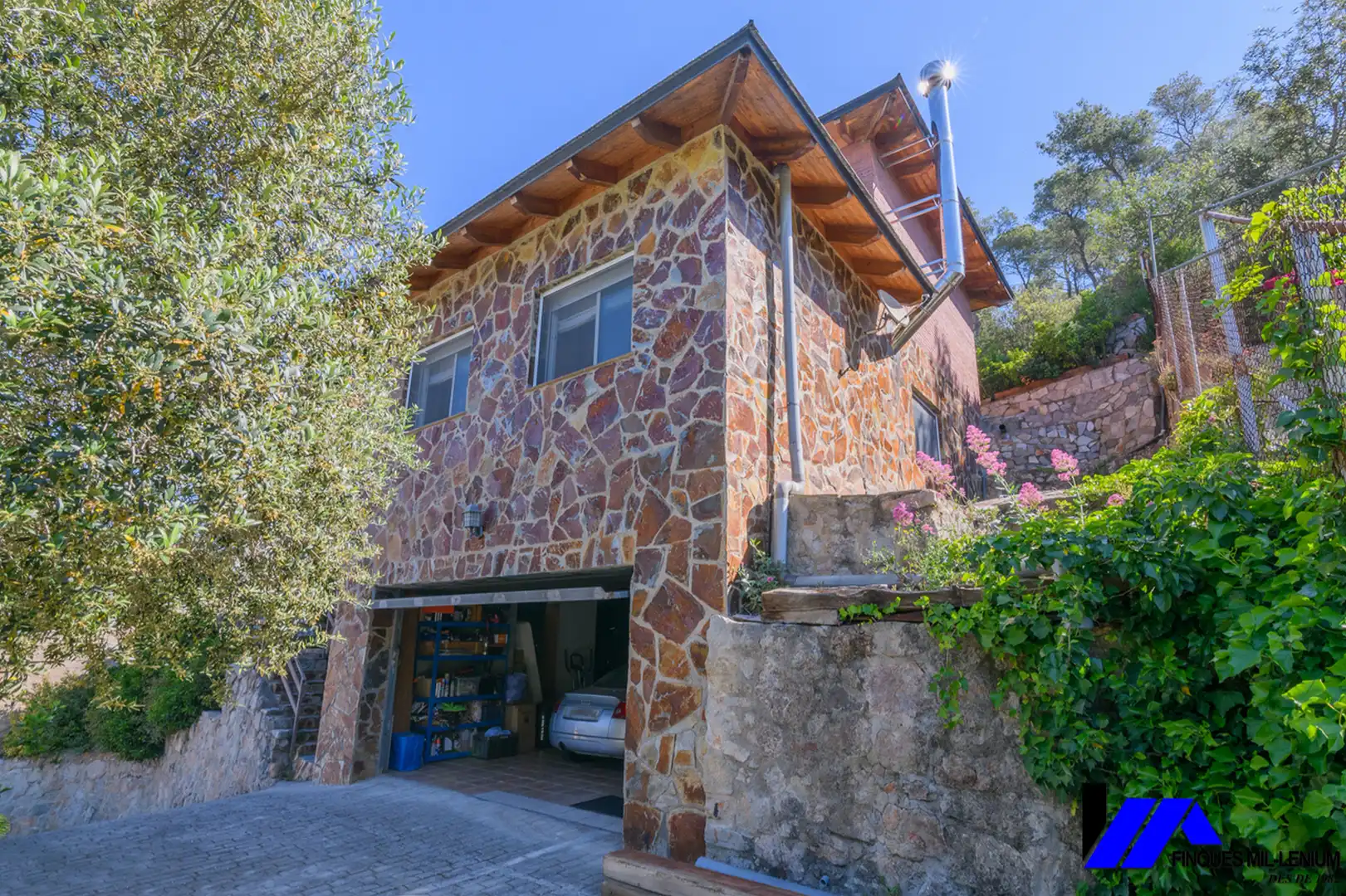 Vista exterior de Casa o chalet en venta en Vallirana con Aire acondicionado, Calefacción y Jardín privado