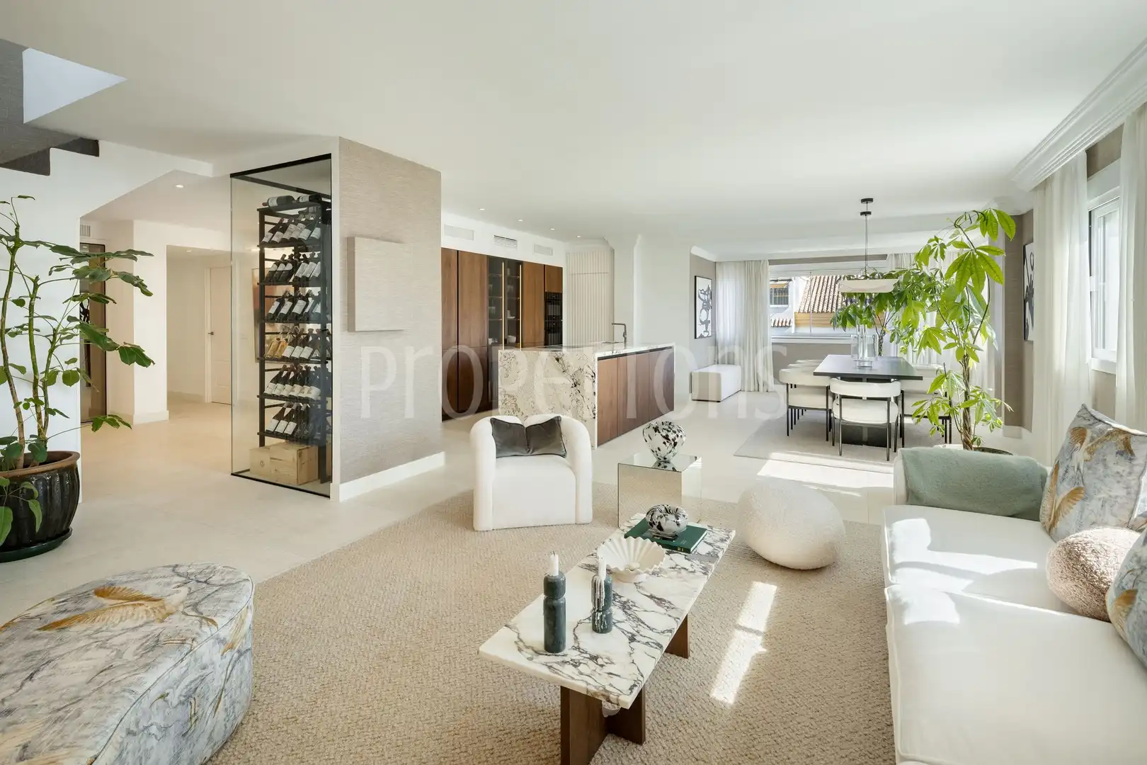 Living room of Flat for sale in Marbella