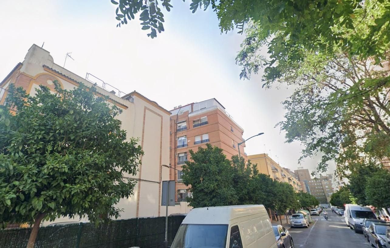 Exterior view of Premises for sale in  Sevilla Capital