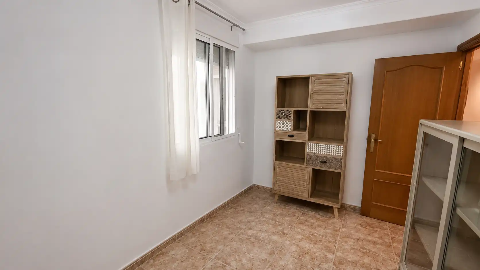 Habitación de Piso en venta en Valencia con Trastero, Horno y Balcón