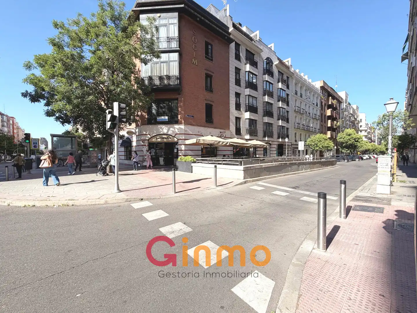Vista exterior de Garatge en venda en Madrid