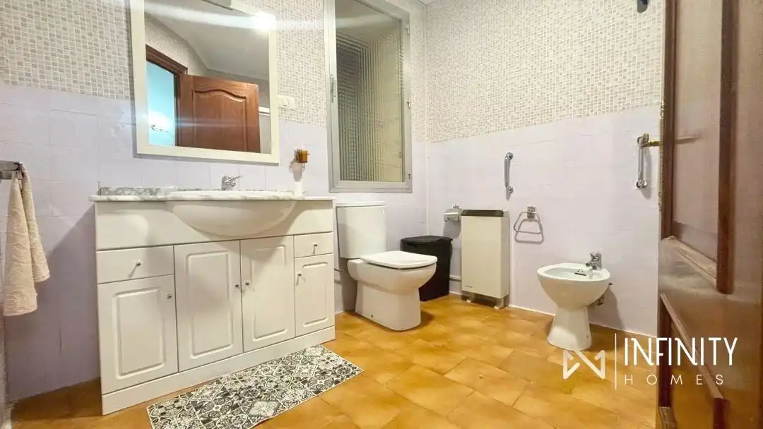 Flat with terrace to rent in Barrenkale, imagen 7