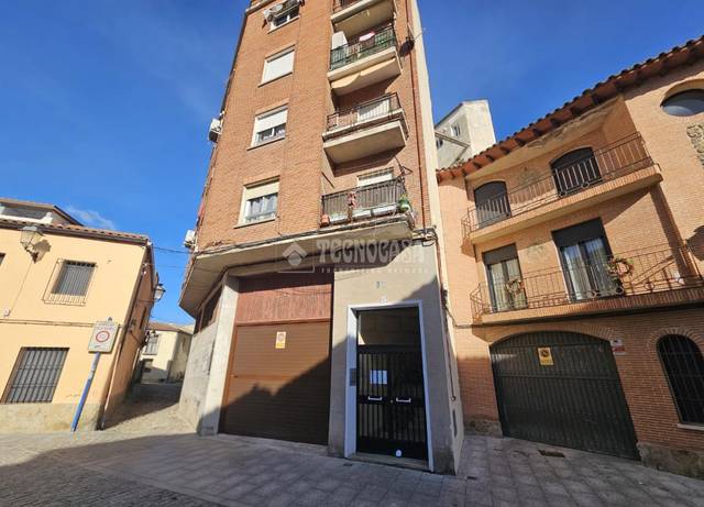 Piso en Alquiler en Casco Antiguo