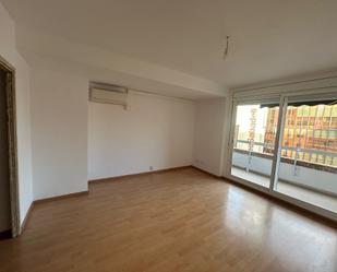 Living room of Flat to rent in Sabadell  with Air Conditioner, Heating and Parquet flooring