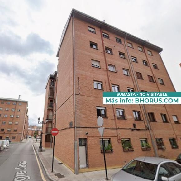 Vista exterior de Piso en venta en Oviedo 