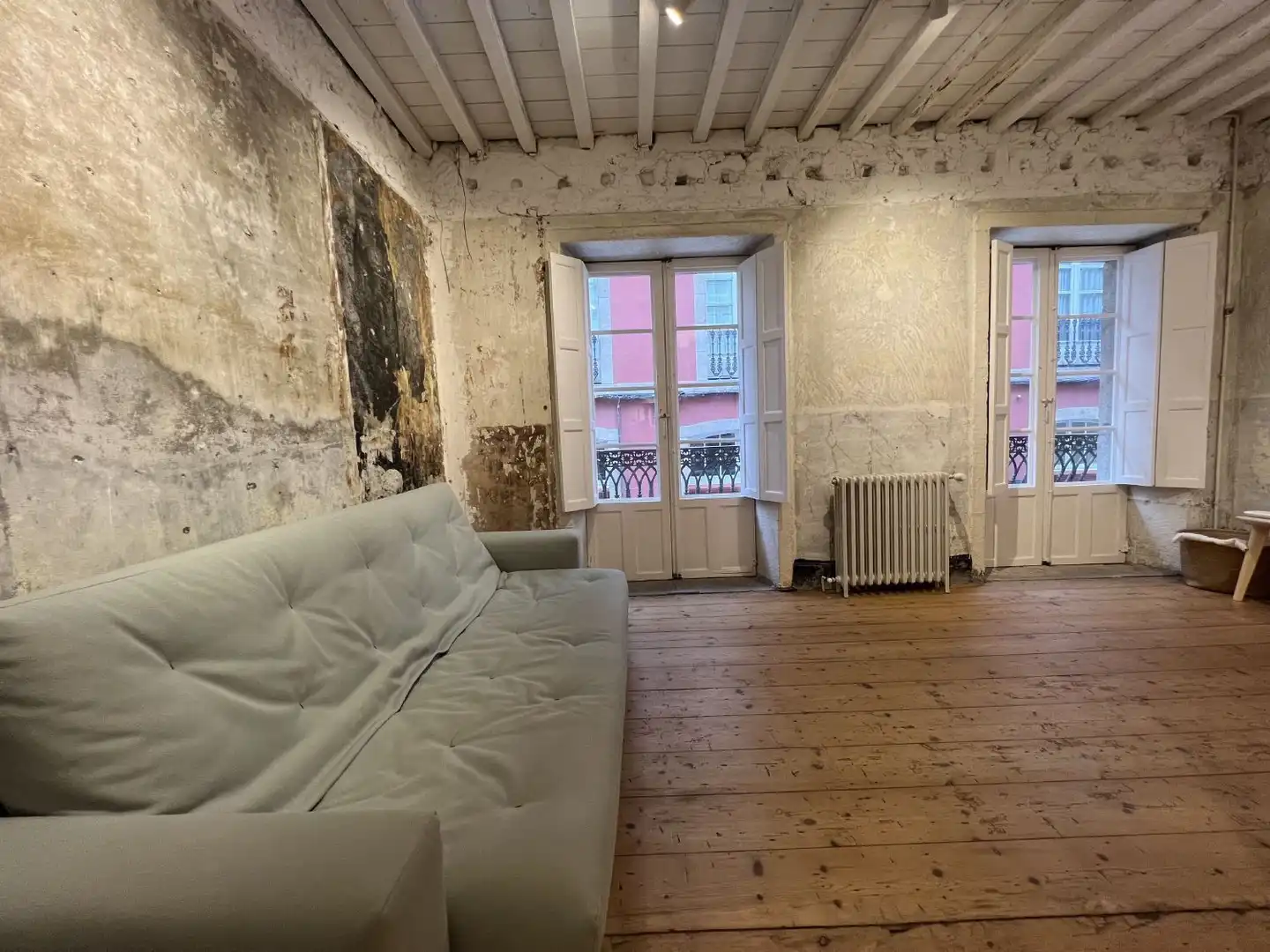 Sala d'estar de Pis de lloguer en A Coruña Capital  amb Calefacció i Moblat