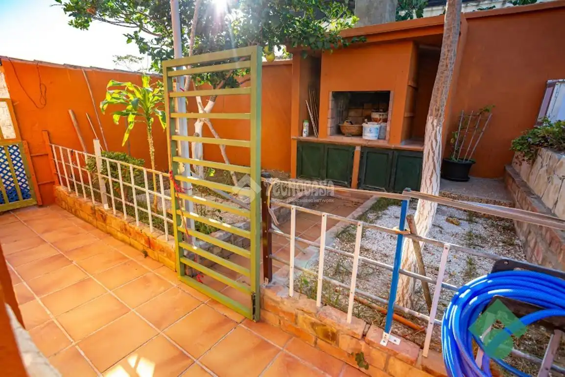 Garden of Houses for sale in Algeciras  with Heating and Swimming Pool