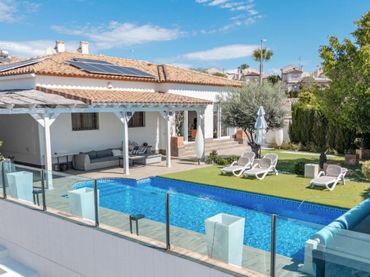 Casa con piscina en venta en San Fulgencio