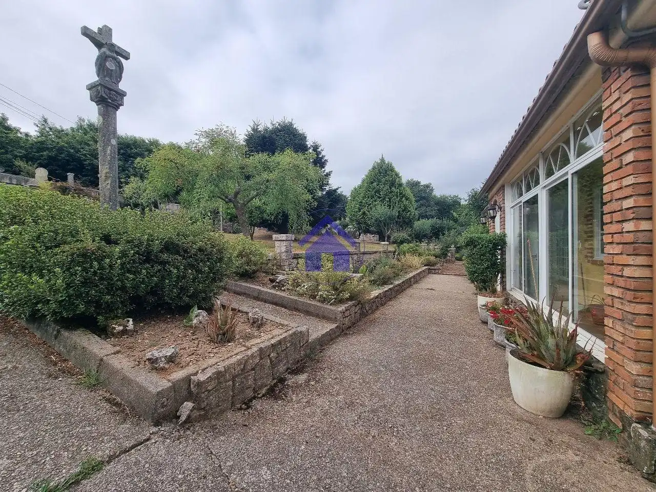 Casa o xalet en venda en Gondomar amb Calefacció, Jardí privat i Moblat