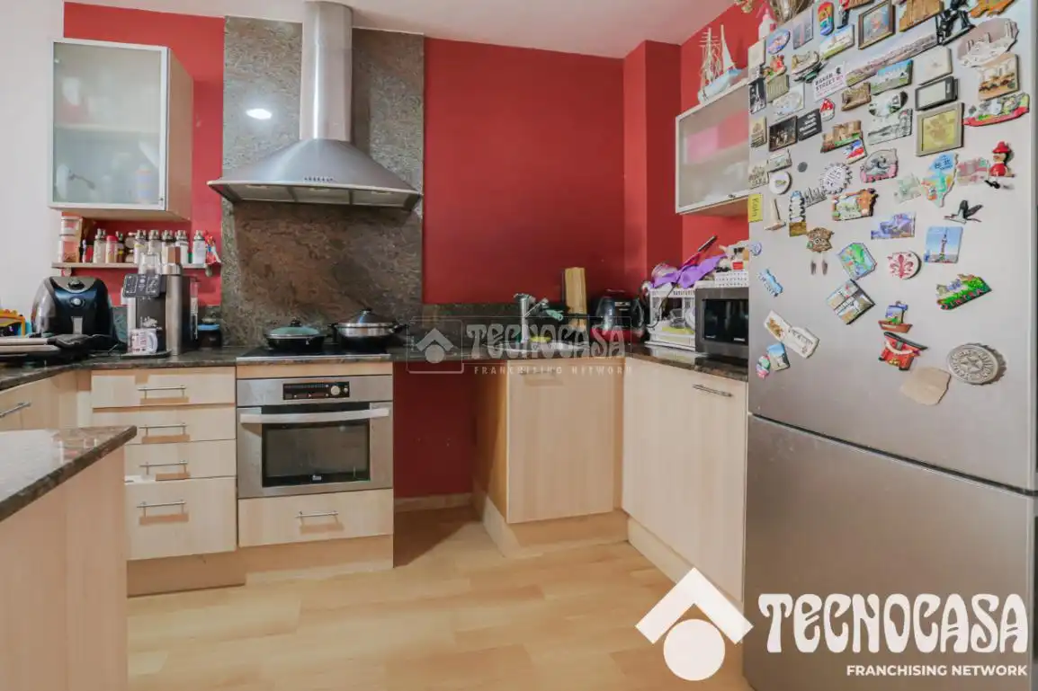 Cuina de Pis en venda en Mataró amb Aire condicionat, Parquet i Terrassa