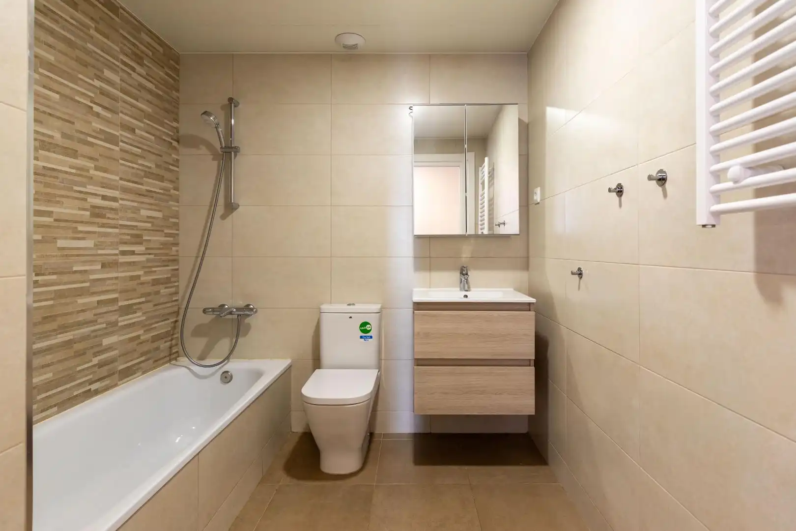 Bany de Àtic en venda en Sabadell amb Aire condicionat, Calefacció i Parquet