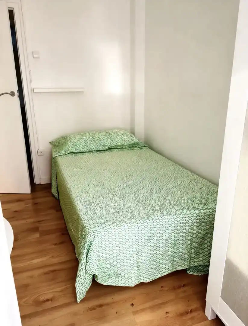 Bedroom of Flat for rent in Badalona