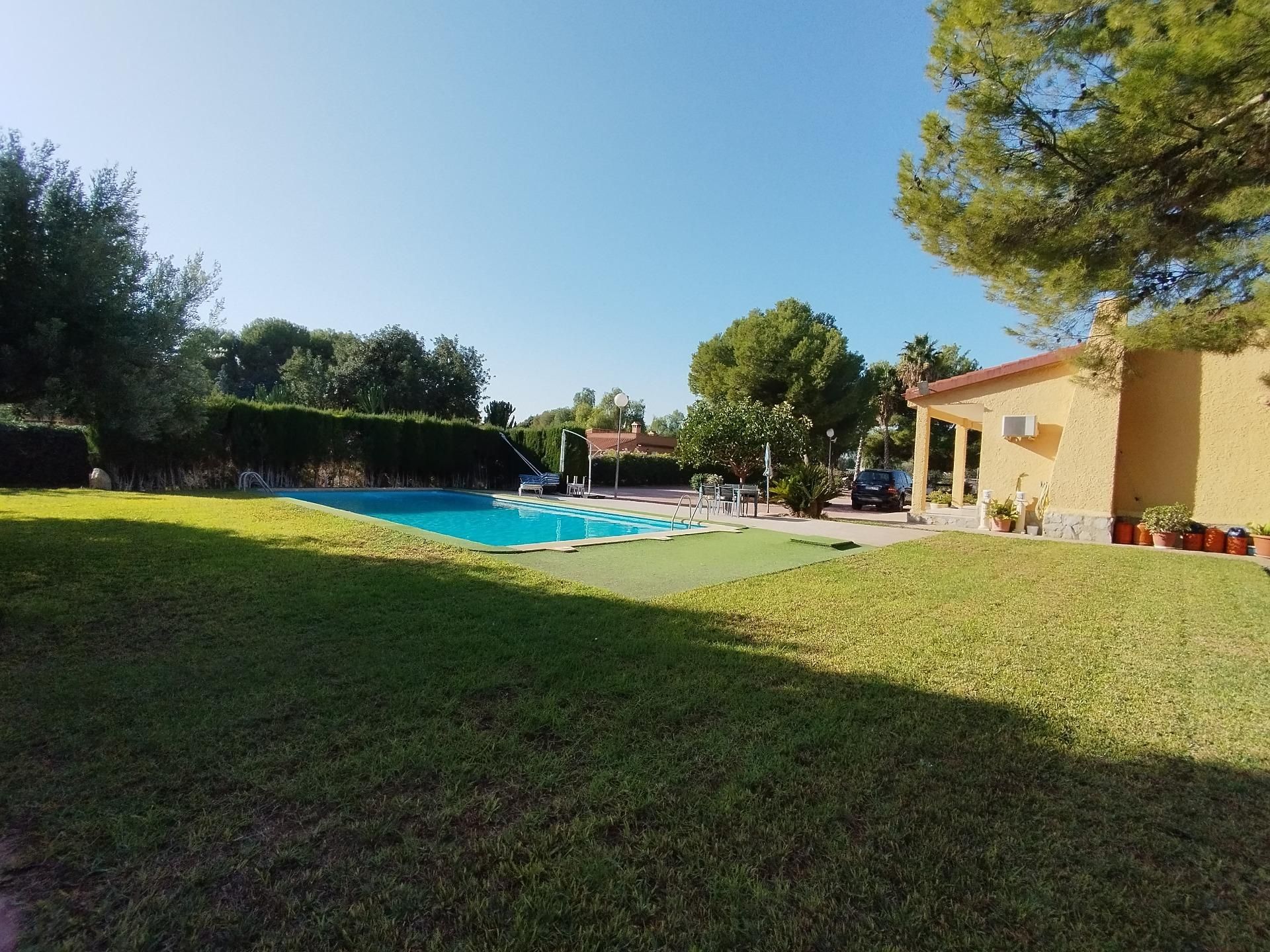 Piscina de Casa o xalet en venda en Alicante / Alacant amb Aire condicionat, Calefacció i Jardí privat