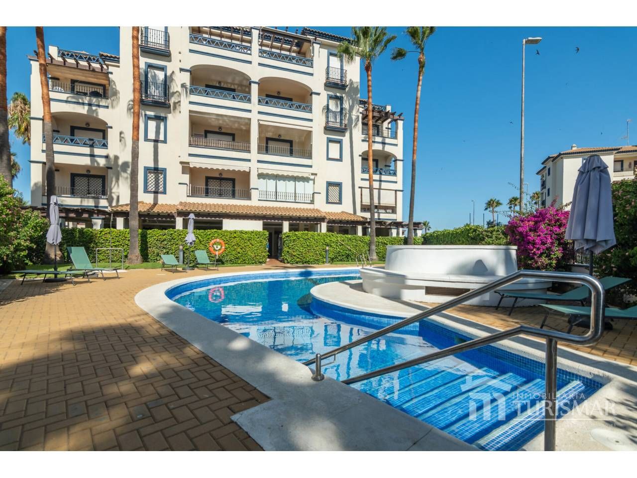 Vista exterior de Apartament en venda en Ayamonte amb Terrassa i Piscina comunitària