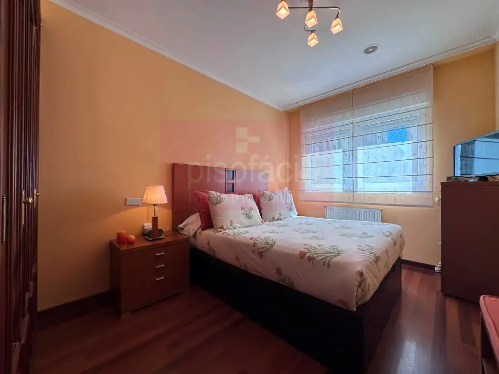 Bedroom of Flat for sale in Lugo