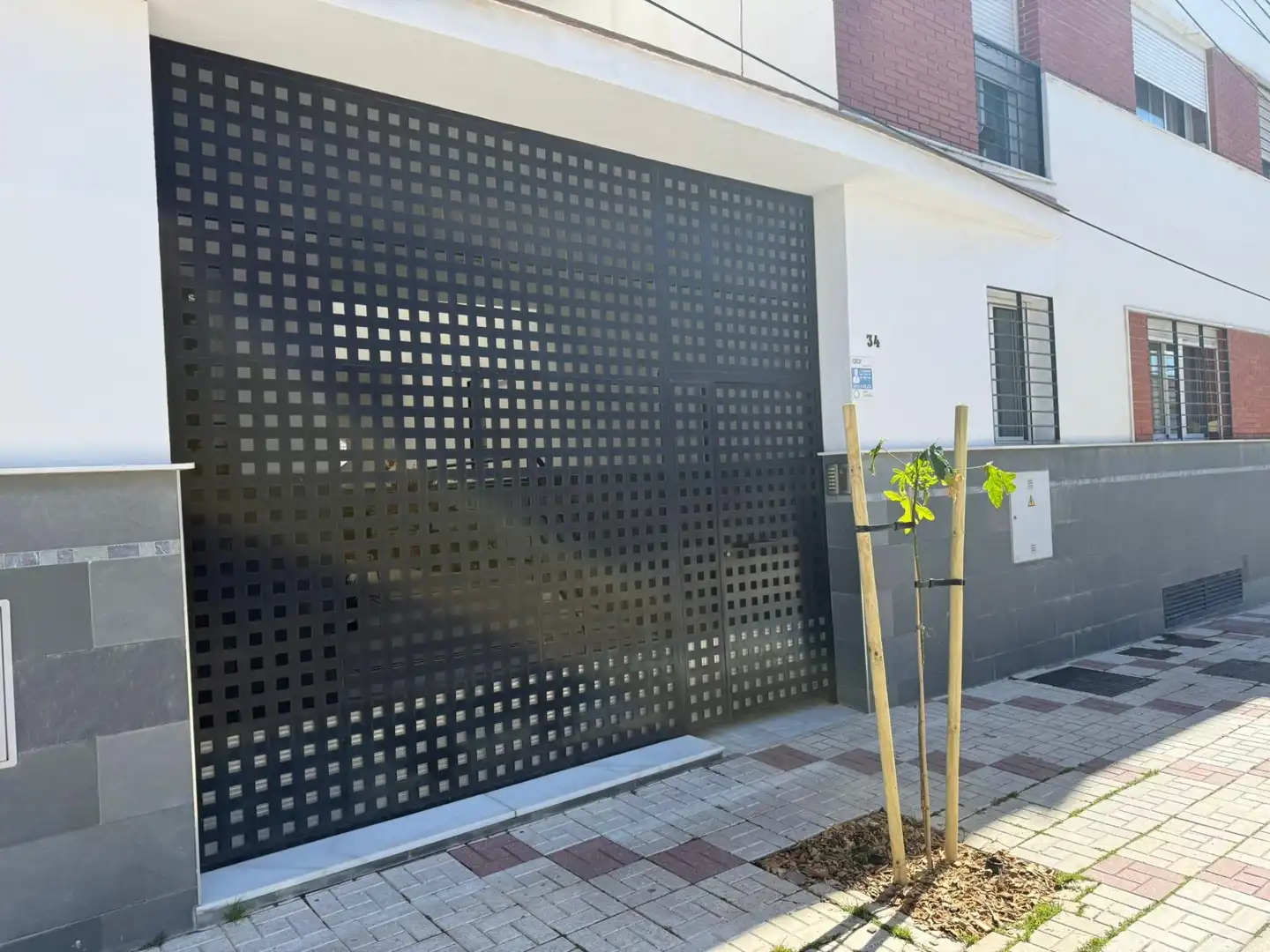 Vista exterior de Planta baixa en venda en Málaga amb Aire condicionat, Calefacció i Jardí privat