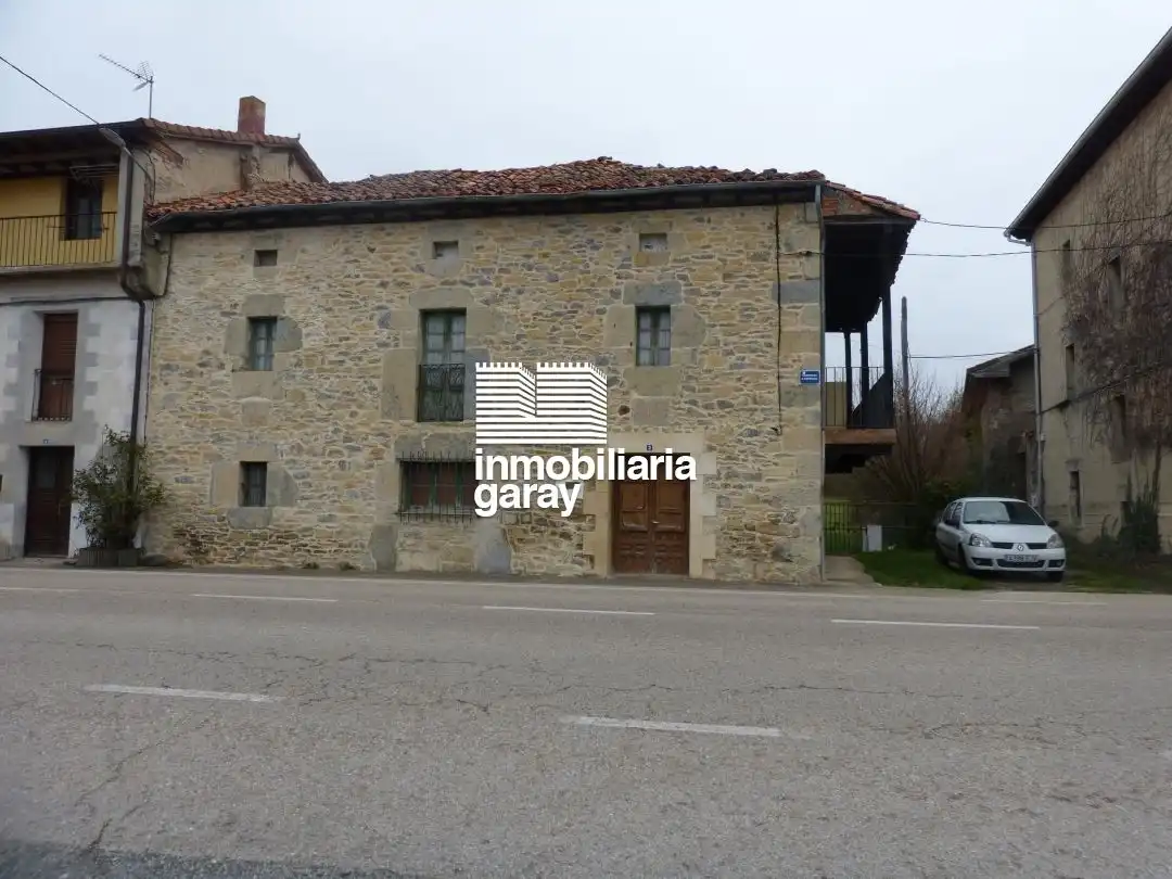 Casa amb terrassa en venda a Merindad de Montija