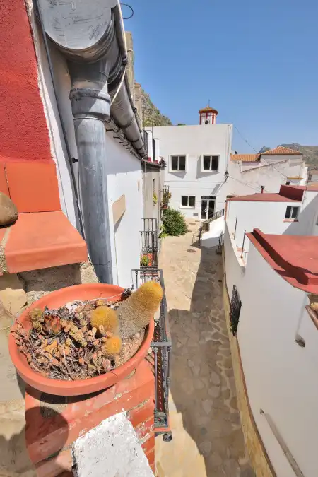 Vista exterior de Casa adosada en venta en Benaoján con Calefacción, Terraza y Jacuzzi