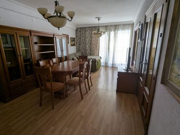 Pis amb balcó en venda a Centro