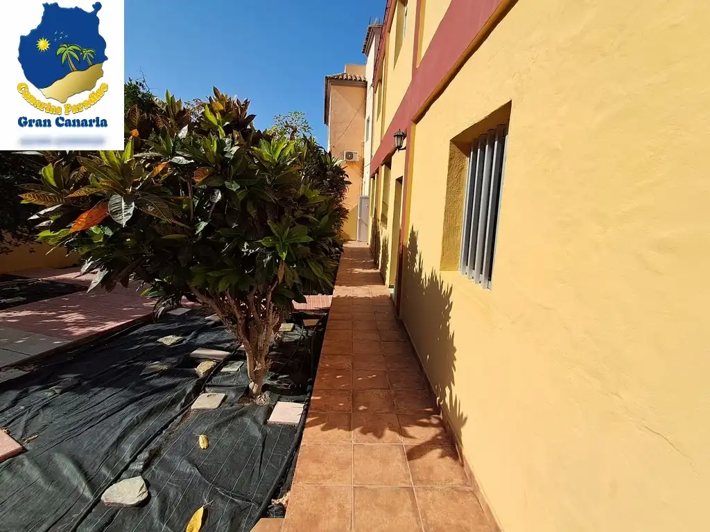 Außenansicht von Wohnung zum Verkauf in Mogán mit Privatgarten und Terrasse