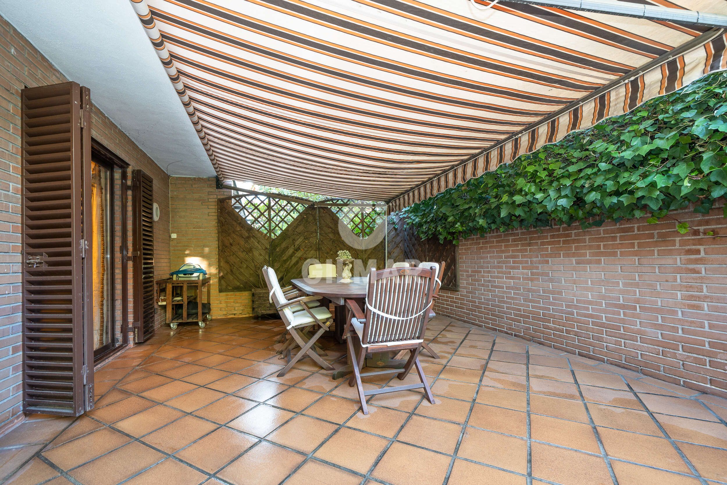 Garden of Single-family semi-detached for sale in  Madrid Capital  with Heating, Private garden and Swimming Pool