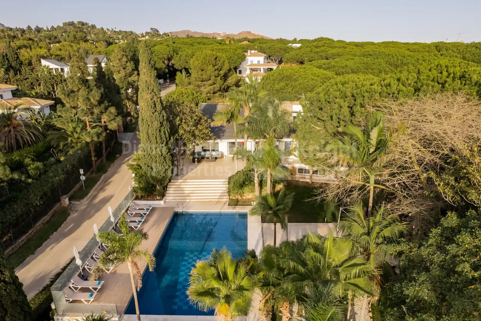 Vista exterior de Casa o chalet en venta en Marbella con Aire acondicionado, Jardín privado y Terraza