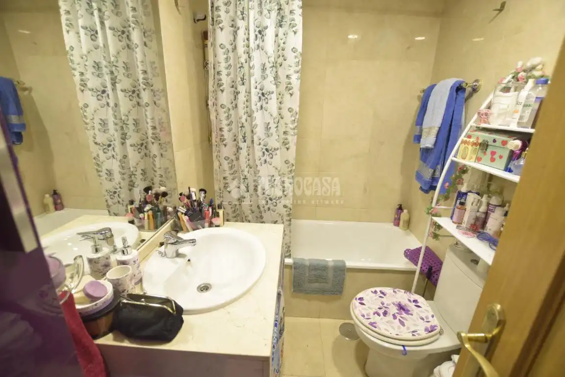 Badezimmer von Wohnung zum Verkauf in Alcorcón mit Gemeinschaftspool