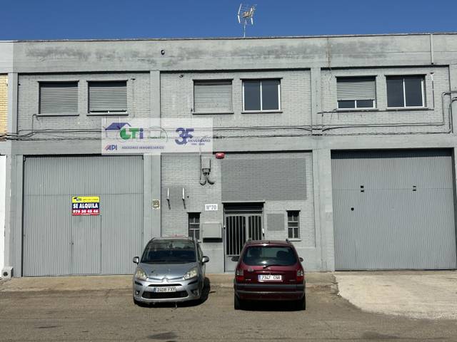 Nave industrial en Alquiler en POL EL PORTAZGO en Venta del Olivar