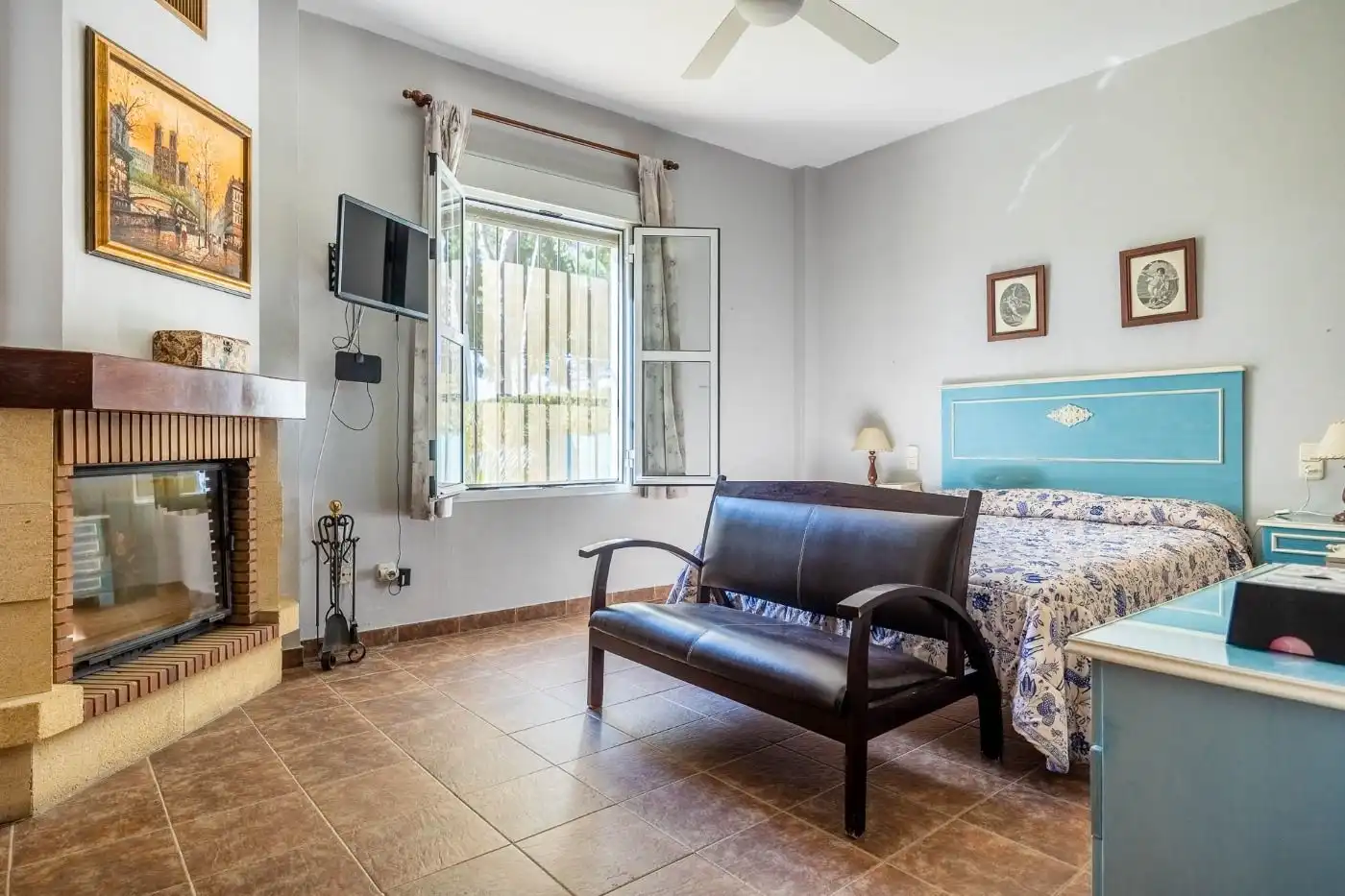 Habitación de Casa o chalet en venta en Carmona con Aire acondicionado, Jardín privado y Trastero
